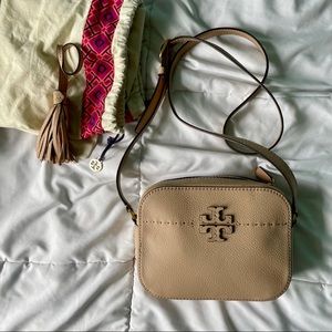 Tory Burch McGraw Camera Bag - Devon Sand